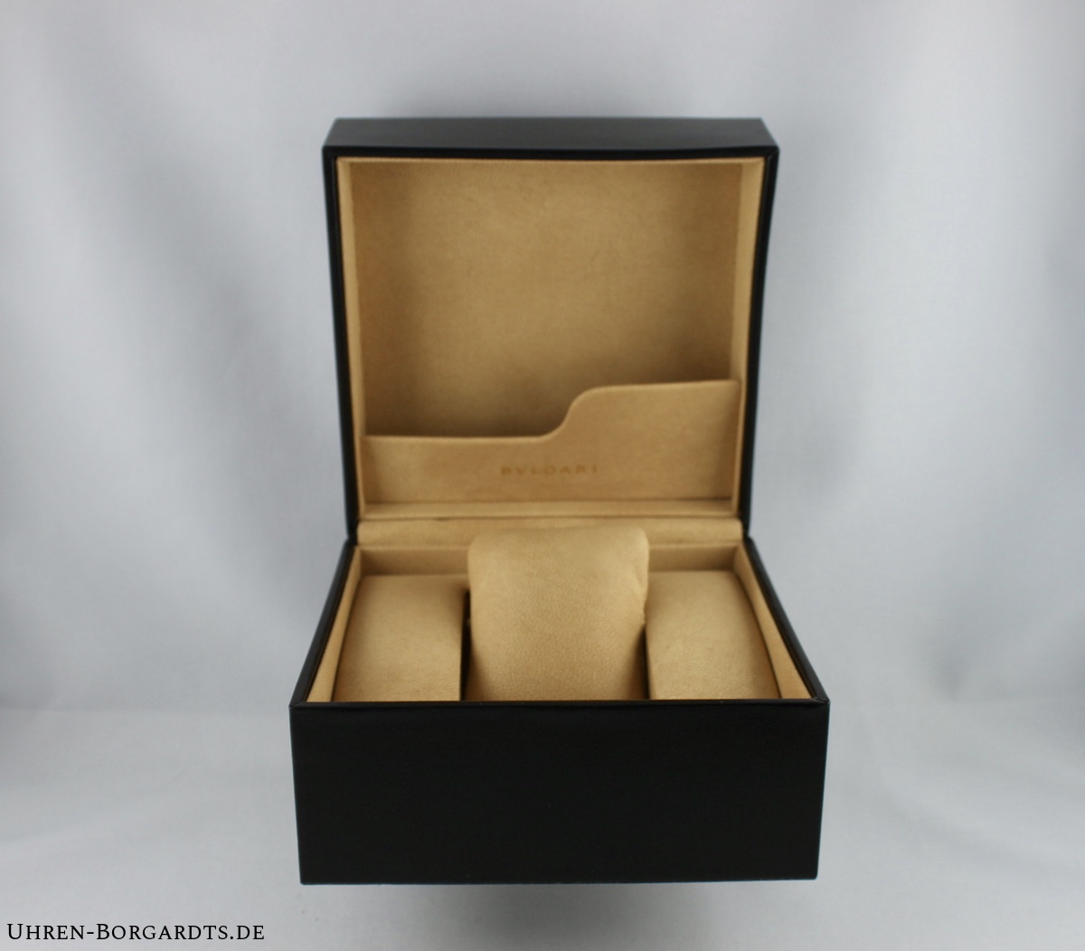 Bulgari Box mit Überkarton Maße 14,5 x 14,5 x 10 cm